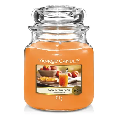 Yankee Candle Aromatická svíčka Classic střední Farm Fresh Peach 411 g