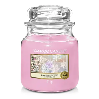 Yankee Candle Aromatická svíčka Classic střední Snowflake Kisses 411 g