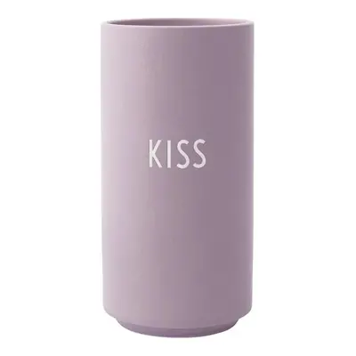 Fialová porcelánová váza Design Letters Kiss, výška 11 cm