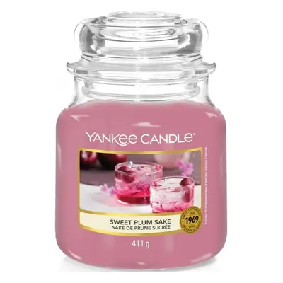 Yankee Candle vonná svíčka Classic ve skle střední Sweet Plum Sake 411 g