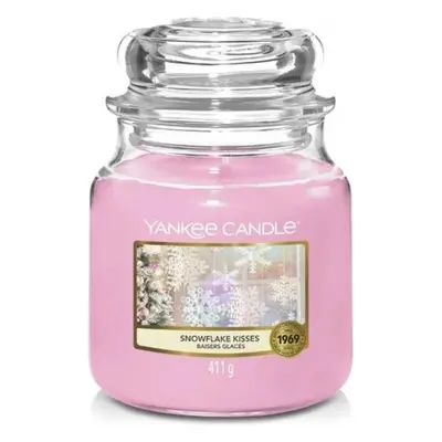 Yankee Candle vonná svíčka Classic ve skle střední Snowflake Kisses 411 g