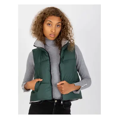 Tmavě zelená zkrácená vesta NM-KZ-D2-3836-33/-61.43P-dark green