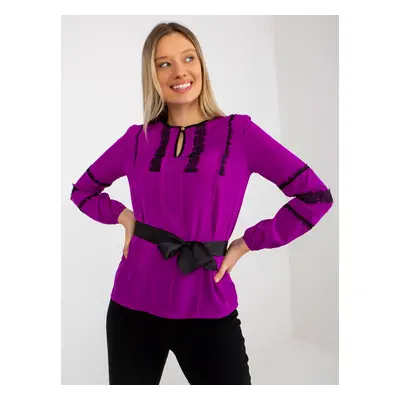 Fialová halenka s krajkou a páskem LK-BZ-506122.35X-violet