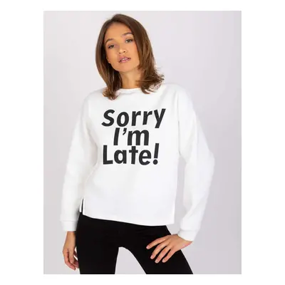 SMETANOVÁ MIKINA FRANCISCO S NÁPISEM "SORRY I´M LATE" -EM-BL-U624.99-ECRU