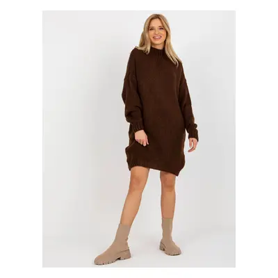 Tmavě hnědé volné pletené oversize šaty -BA-SW-3018-1.62P-brownbrązowy