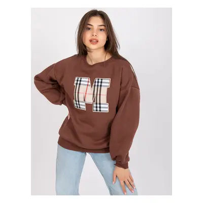 Hnědá mikina Eliza s károvaným písmenem "M" -EM-BL-U617.95-brown