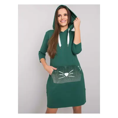 Tmavě zelené dámské mikinové šaty s kamínky RV-SK-6954.64P-dark green