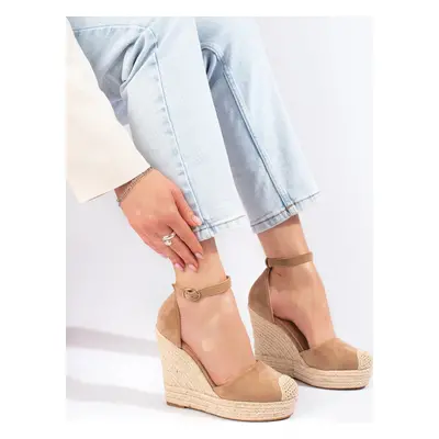 BÉŽOVÉ STYLOVÉ ESPADRILKY NA KLÍNKU BL1919KH