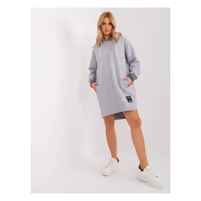 Světle šedé mikinové šaty s kapsami -RV-TU-9224.95P-grey