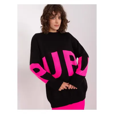 Černý delší oversize svetr s růžovým nápisem -BA-SW-8060.05P-black-pink