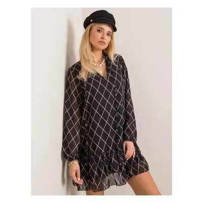 Černé dámské šaty bílým geometrickým vzorem EM-SK-L1143.92P-black