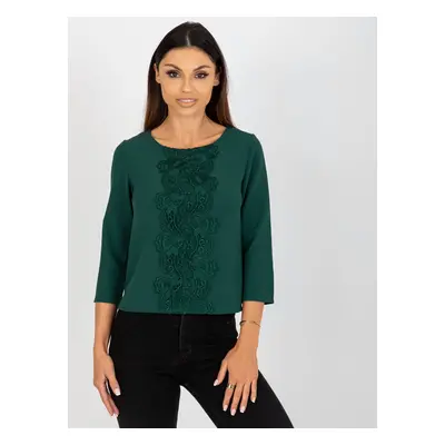 Tmavě zelená halenka s krajkovou aplikací a 3/4 rukávem LK-BZ-506522.07-dark green