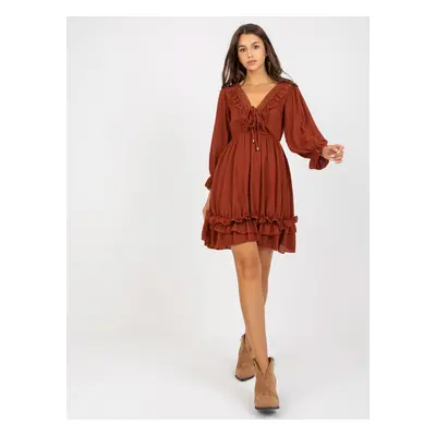 Hnědé minišaty s volánem v boho stylu -TW-SK-BI-0761-1.73P-brown