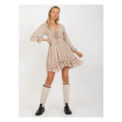 Béžové minišaty s volánem v boho stylu -TW-SK-BI-0761-1.73P-beige