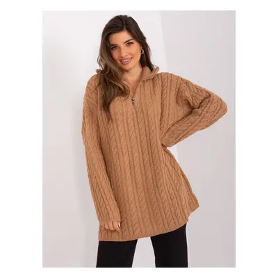 Hnědý oversize rolák s copánkovým vzorem a zipem BA-SW-0282.13P-camel