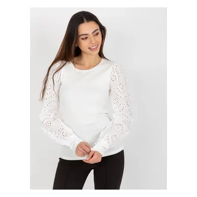 Bílá halenka s ozdobnými rukávy TW-BZ-OB-046.62P-white