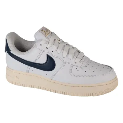 Bílé dámské tenisky Nike W Air Force 1 07 EasyOn HJ9122-100