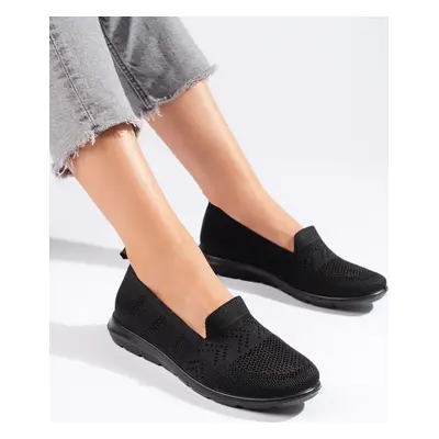 Černé děrované textilní slip on H0032N