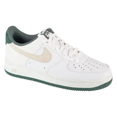 Bílo-zelené pánské tenisky Nike Air Force 1 '07 Lv8 Cob HF1939-100