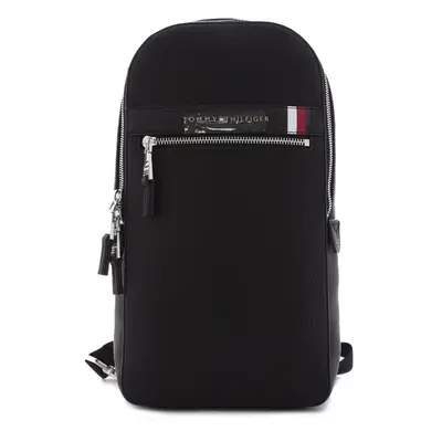 Tommy Hilfiger pánský černý batoh Slingpack