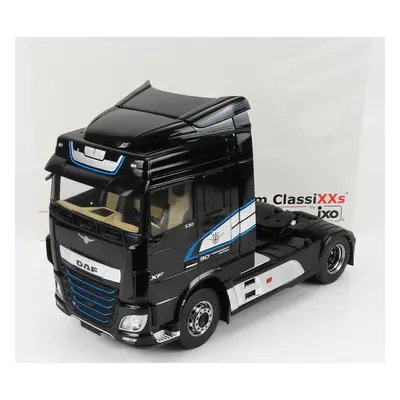 Premium classixxs DAF Xf Space Cab Tractor Truck 2-assi 2018 1:18 Černá Bílá