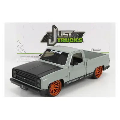 Jada Chevrolet C-10 Pick-up Toyo Tires 1985 1:24 Matná Šedá Černá