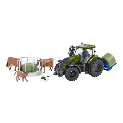 Britains Valtra T254 Tractor With Playset Fleming Bale Lifter 2019 1:32 Zelená