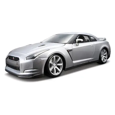 Bburago Nissan GT-R 2009 1:18 stříbrná