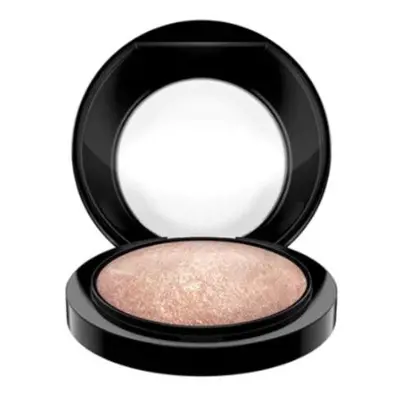 Luxusní zapečený rozjasňující pudr (Mineralize Skinfinish) MAC Cosmetics / Odstín: Soft & Gentle