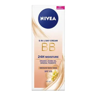 Zkrášlující hydratační krém 5 v 1 BB Cream SPF 15 (5in1 Beautifying Moisturizer) Nivea / Odstín: