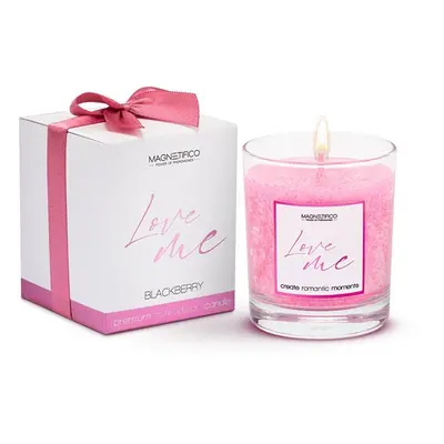 Vonná svíčka Love me Blackberry (Scented Candle) Magnetifico Power Of Pheromones - 125 g