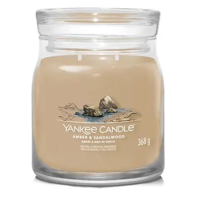 Aromatická svíčka Signature sklo střední Amber & Sandalwood Yankee Candle - 368 g