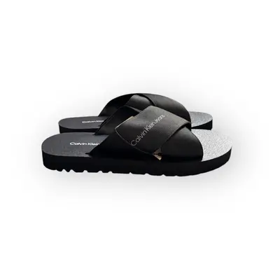 Calvin Klein CROSS SANDAL SLIPON Pánské pantofle YM0YM009420GT