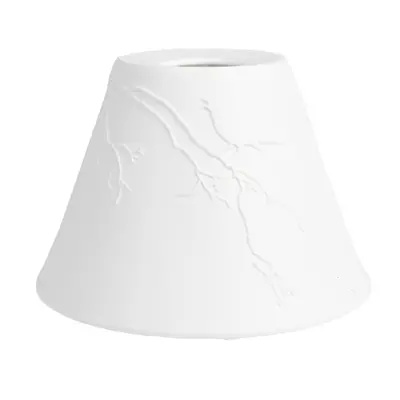 Bílé porcelánové stínidlo na lampu s vránou sedící na větvi – 15x10 cm