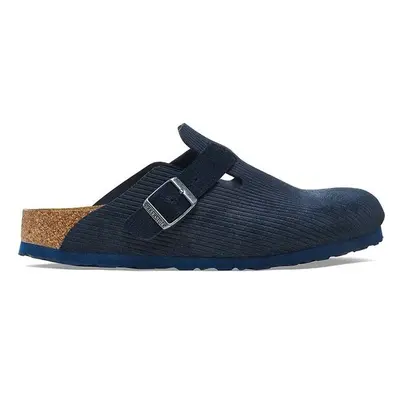 Semišové pantofle Birkenstock Boston Corduroy pánské, tmavomodrá barva 94527234