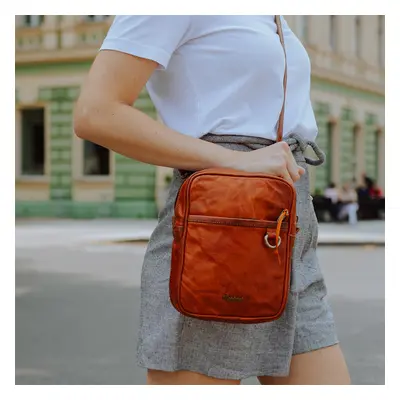 Bagind Nabok - kožená crossbody taška hnědá 55698093