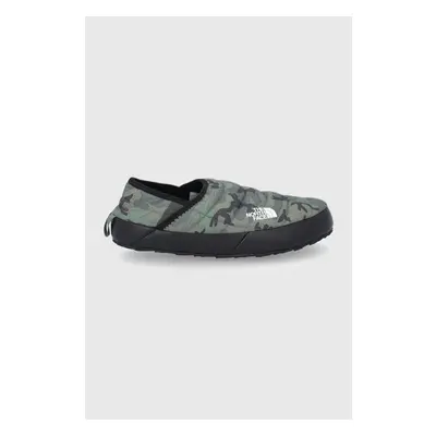 Pantofle The North Face THERMOBALL TRACTION MULE zelená barva, 84014623