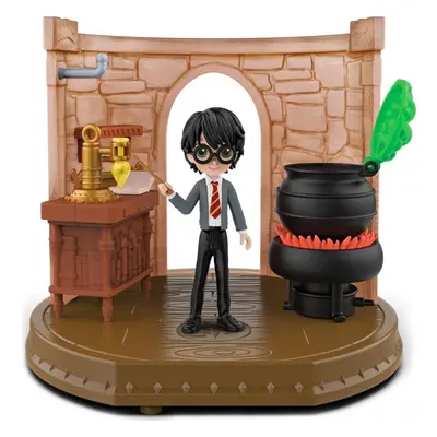 Set figurek a příslušenství Harry Potter Učebna míchání lektvarů s figurkou Harryho