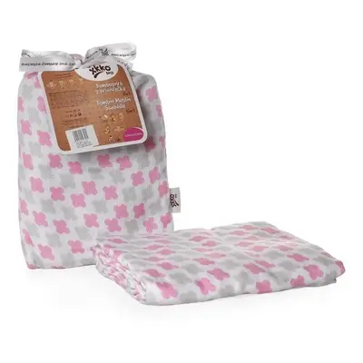 XKKO BMB Bambusová zavinovačka 120 × 120 - Scandinavian Baby Pink Cross + klipy na kočárek