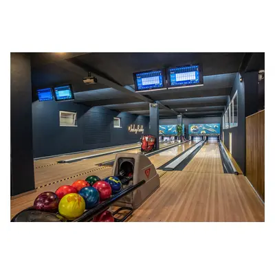 Bowling Roztoky - 4 profesionální bowlingové dráhy QubicaAMF