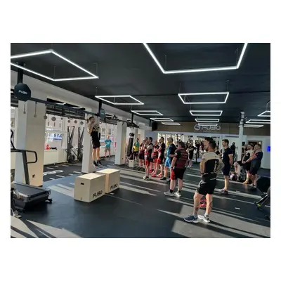 Kruhové tréninky FUBO Gym Pardubice - skupinové lekce, které tě budou bavit - OCR kruháč - přípr