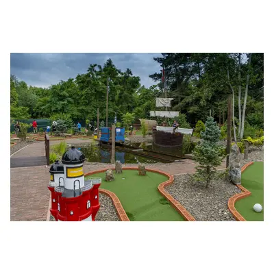 Minigolf v Pirátí zátoce Praha - největší minigolf v Praze