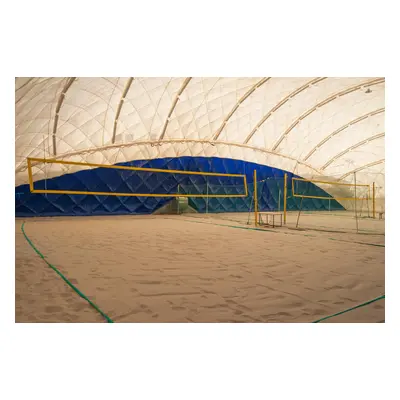 Beach volejbal v Beach Tenis Kapitol - kurty v kryté hale