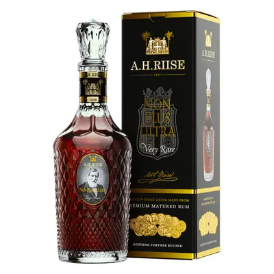 A.H. Riise Non Plus Ultra 42% 0,7l (karton)