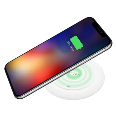 Podložka pro rychlé bezdrátové nabíjení telefonu FIXED Pad, 10W, bílá