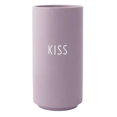 Fialová porcelánová váza Design Letters Kiss, výška 11 cm