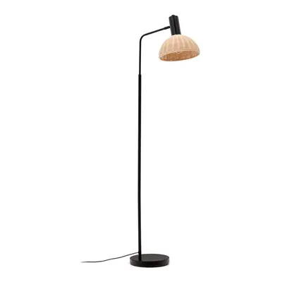 Stojací lampa s ratanovým stínidlem v černo-přírodní barvě (výška 157 cm) Damila – Kave Home