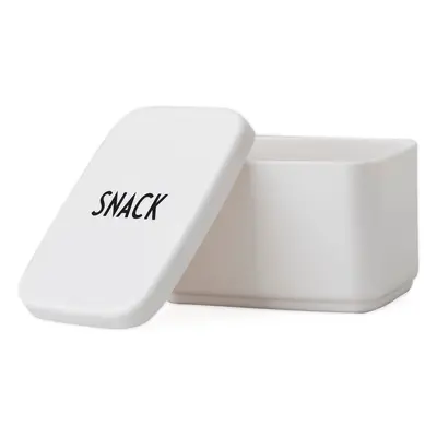 Bílý svačinový box Design Letters Snack, 8,2 x 6,8 cm