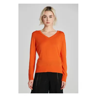 SVETR GANT FINE KNIT V-NECK PUMPKIN ORANGE