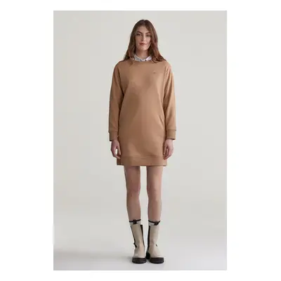 ŠATY GANT REL SHIELD C-NECK SWEAT DRESS CARAMEL BEIGE